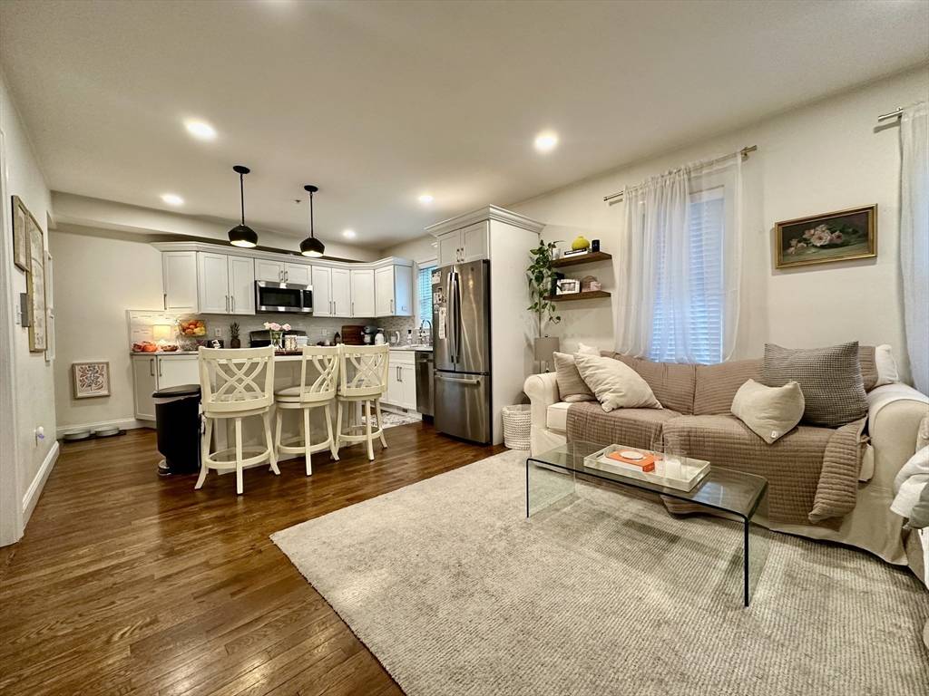 Waltham, MA 02453,19-21 Bellevue St ##1