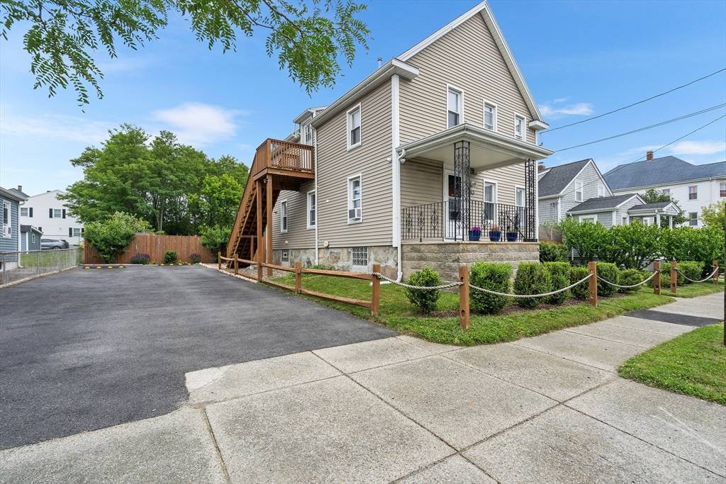 New Bedford, MA 02745,93 Belleville Rd