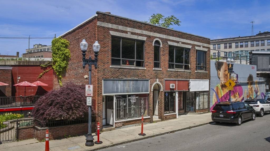 Lynn, MA 01901,423-427 Union St