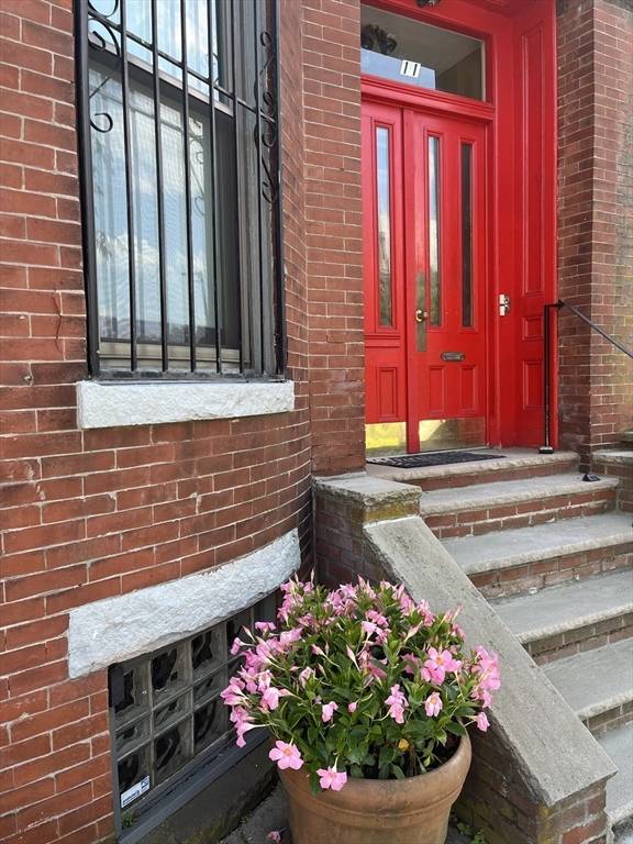 Boston, MA 02119,11 Winthrop St #2