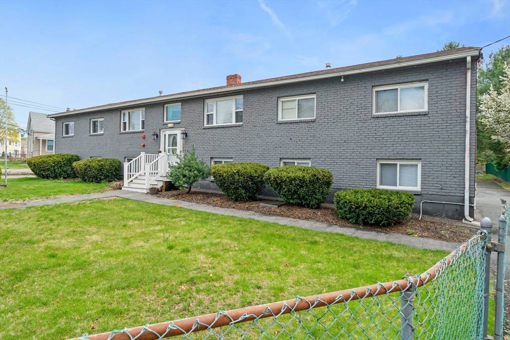 Stoughton, MA 02072,12 Green St