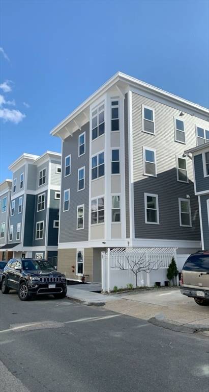 Boston, MA 02127,27 Ward St #301
