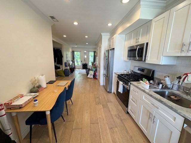 Boston, MA 02128,276 Paris St #3