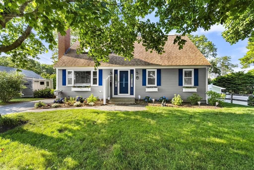 Falmouth, MA 02536,28 Chestnut Street
