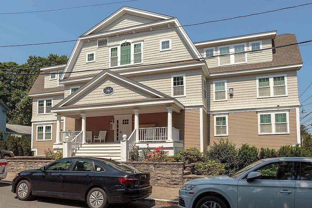 Swampscott, MA 01907,100 Burrill St #4