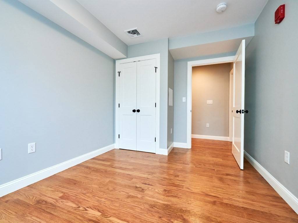 223 Saratoga St #2-203 Boston, MA 02128