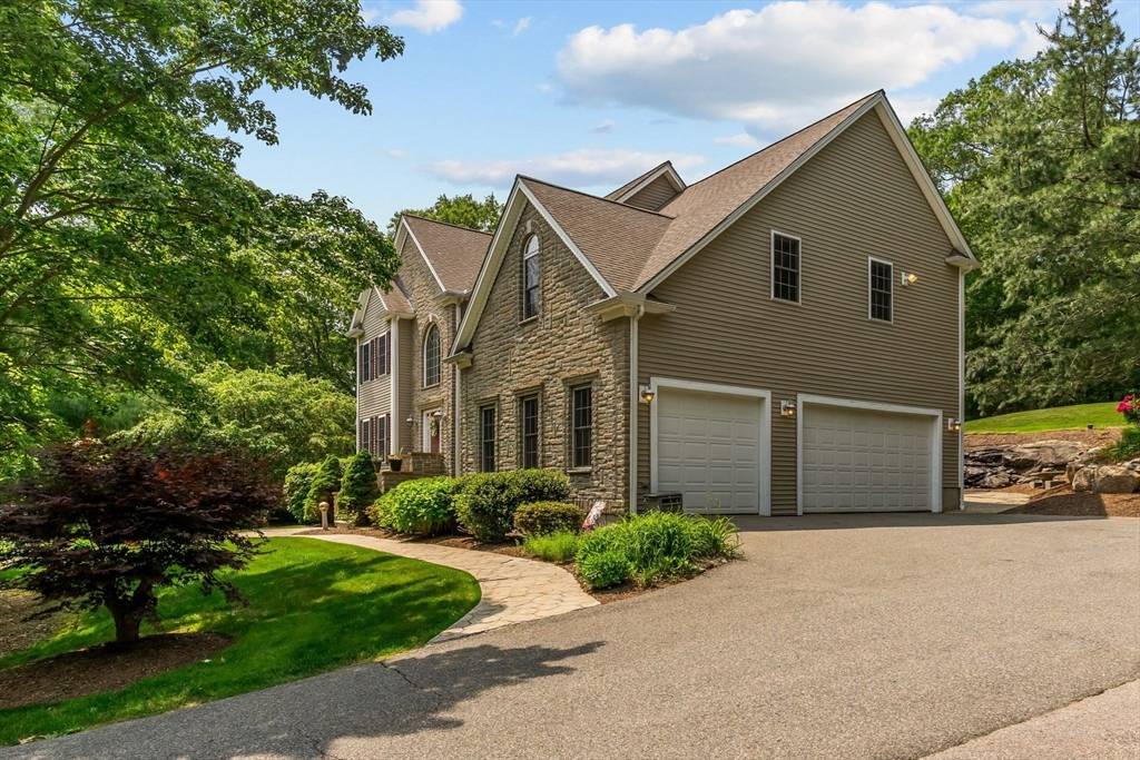 North Smithfield, RI 02896,16 Leonard Drive