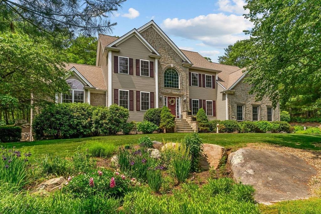 North Smithfield, RI 02896,16 Leonard Drive