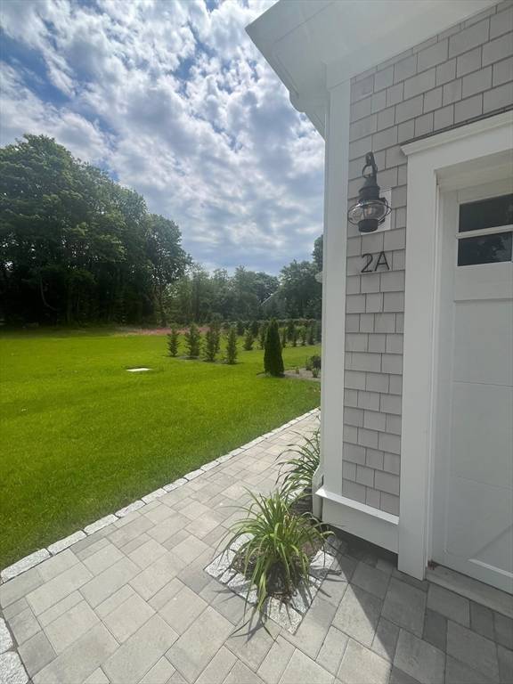 Falmouth, MA 02556,255 Old Main Road #2A