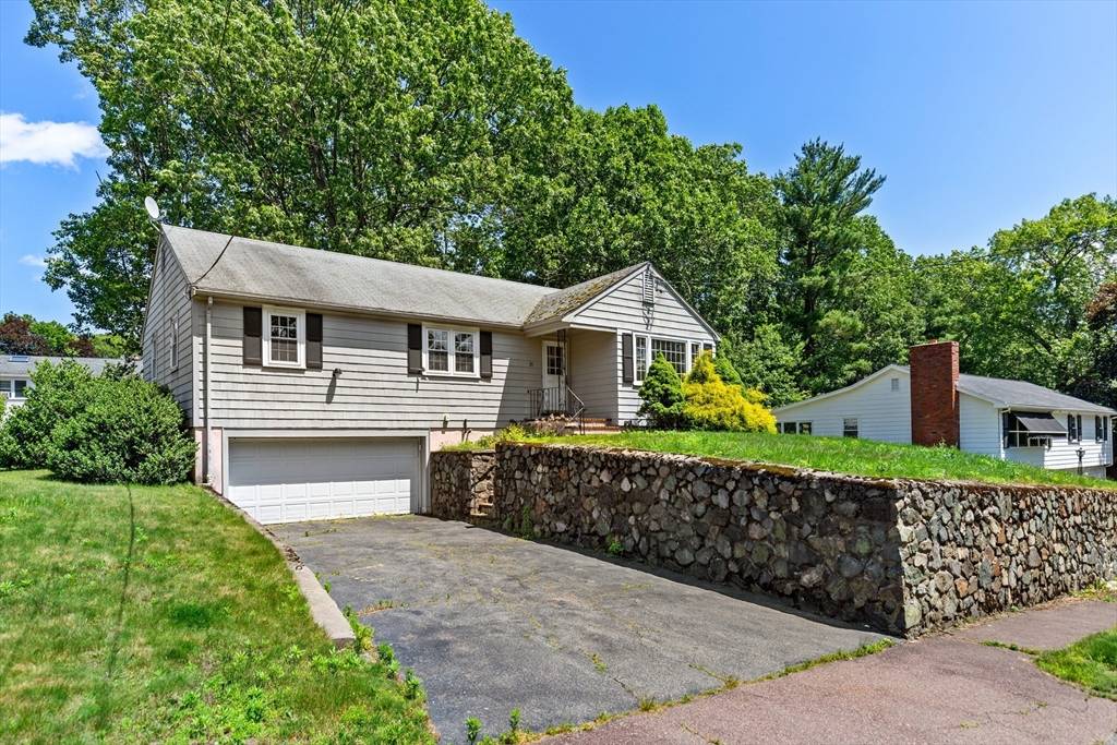 Wakefield, MA 01880,29 Gregory Rd