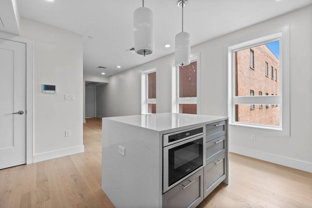 Boston, MA 02128,301 Border Street #603