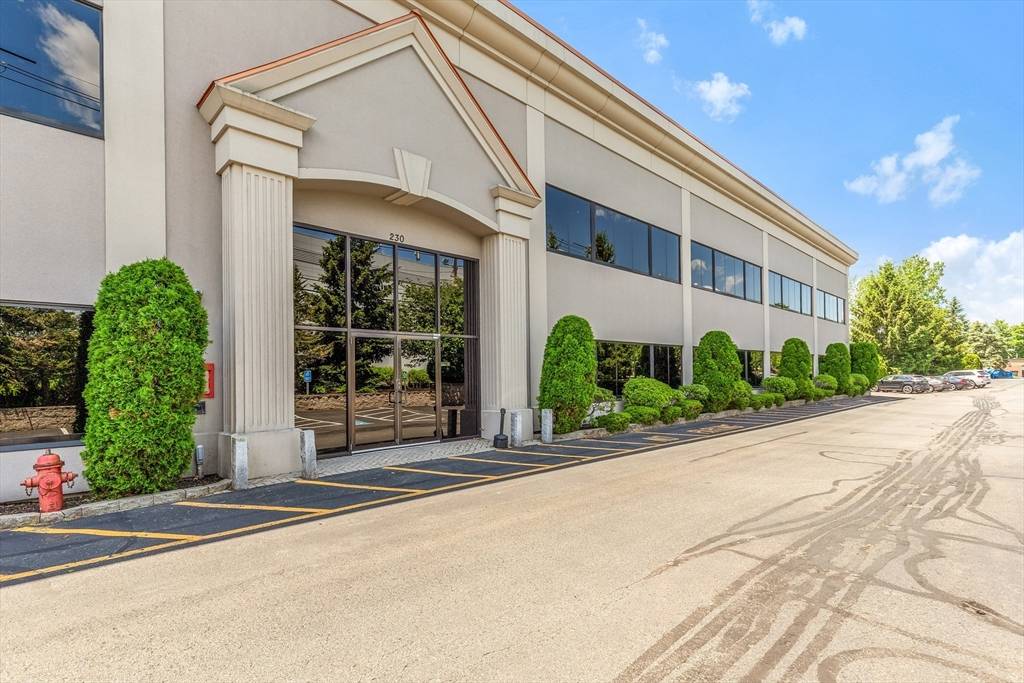 Danvers, MA 01923,230 North St #4