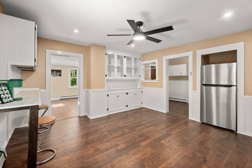 Warren, MA 01083,448 Washington St
