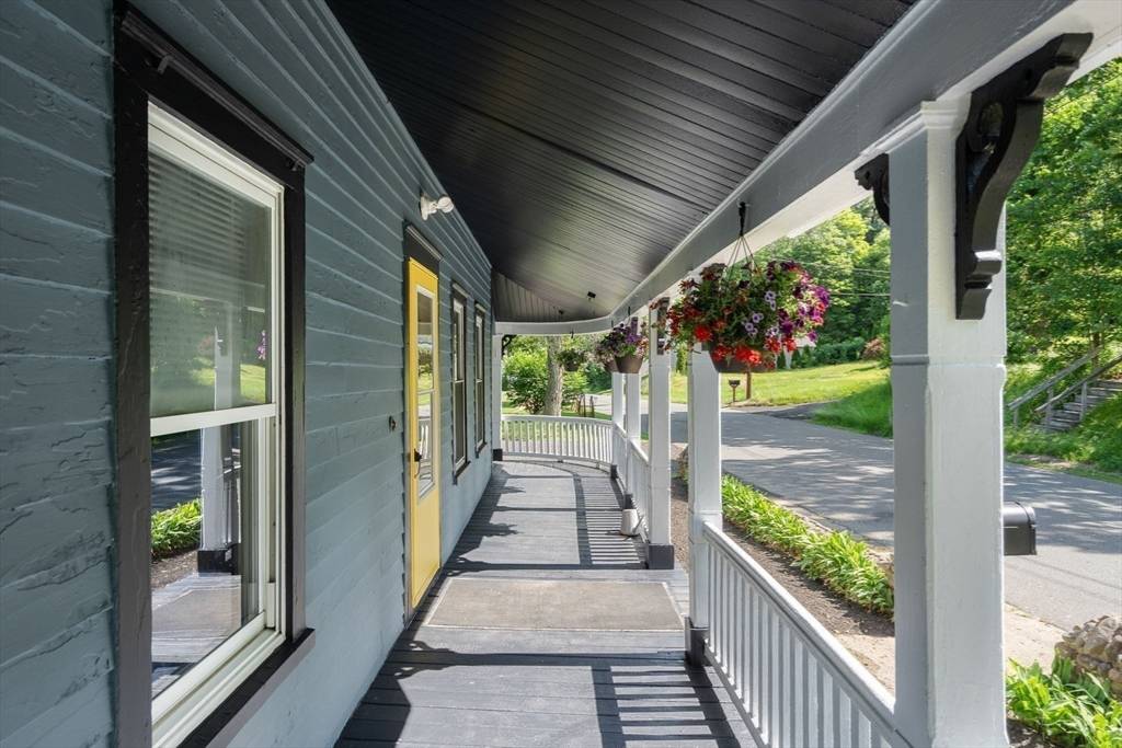 Warren, MA 01083,448 Washington St