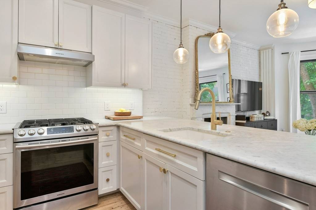 Boston, MA 02118,79 Waltham St #3