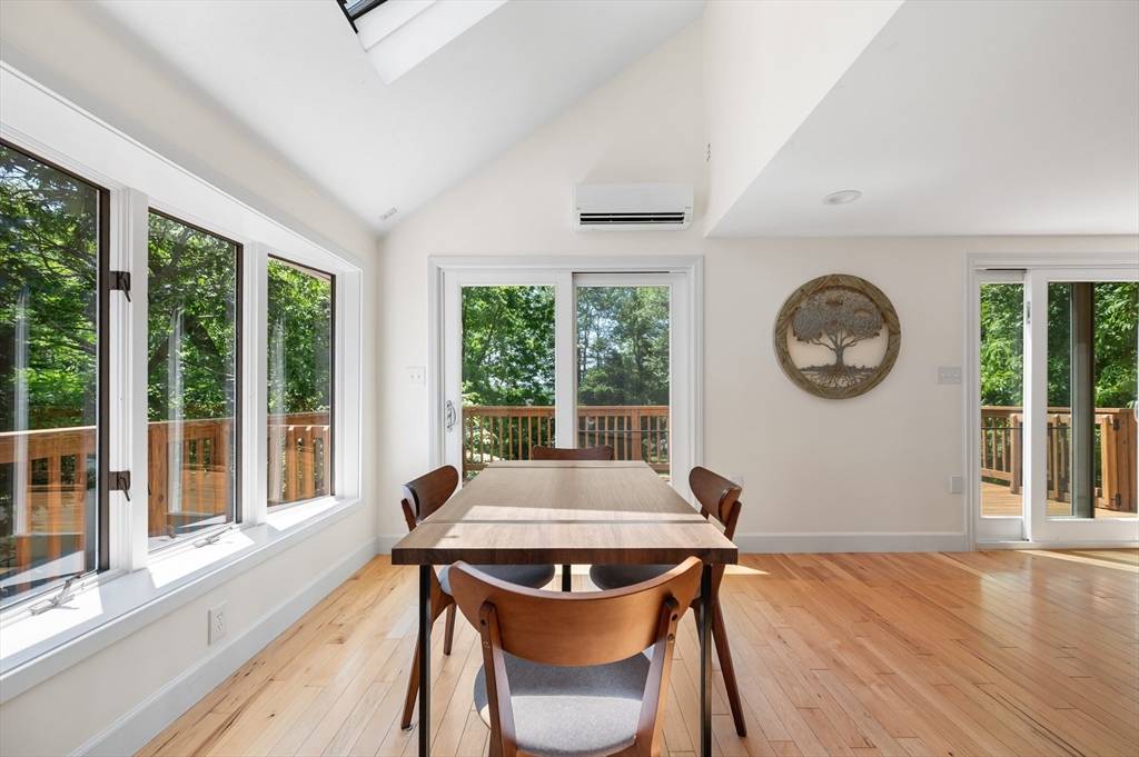 19 Meserve St Hopkinton, MA 01748