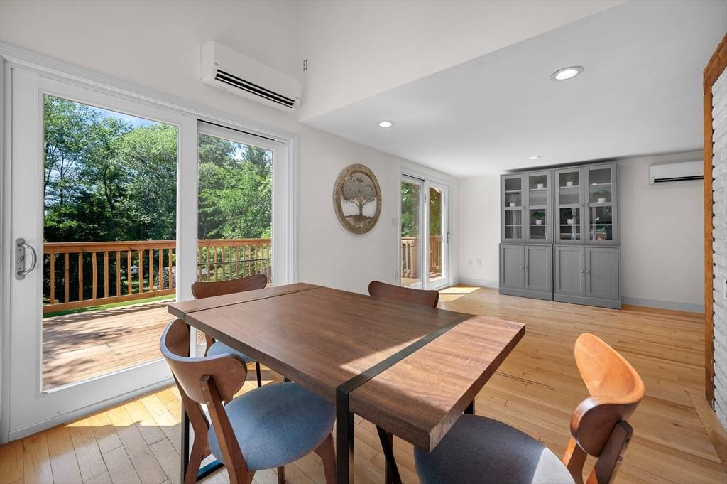 19 Meserve St Hopkinton, MA 01748