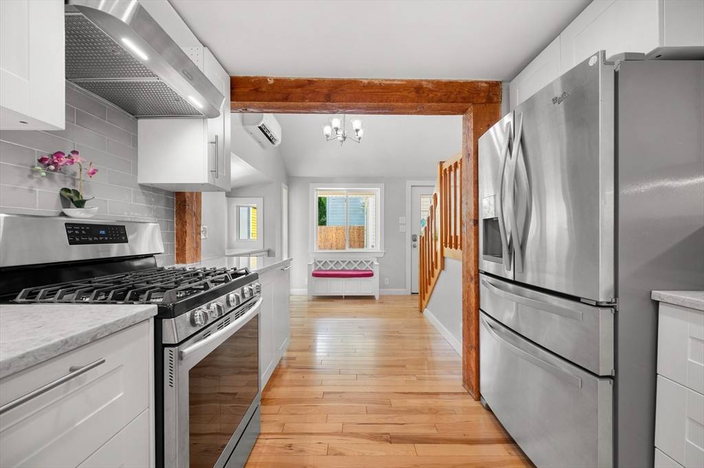 Hopkinton, MA 01748,19 Meserve St