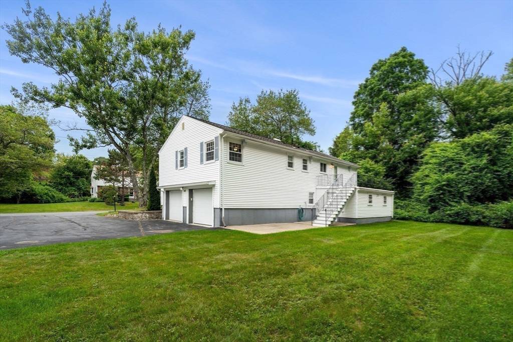 Westwood, MA 02090,15 Stanford Dr