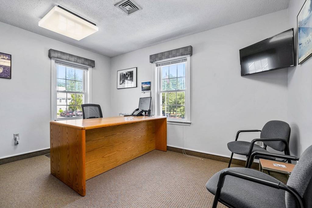 Marshfield, MA 02060,475 School Street #4