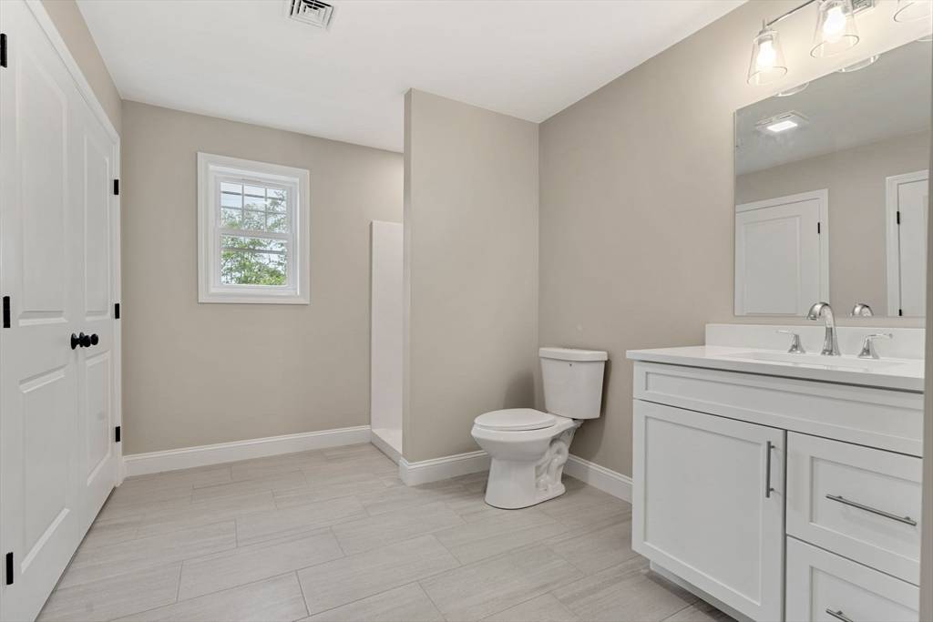 4 Bronson St Fall River, MA 02721