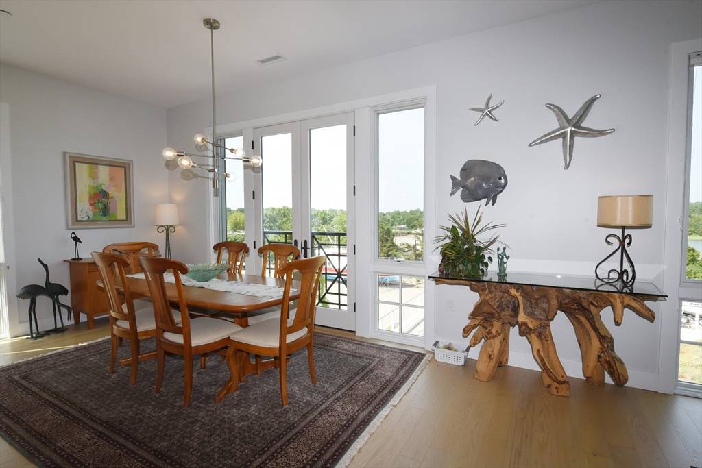 Hingham, MA 02043,10 Shipyard Drive #313