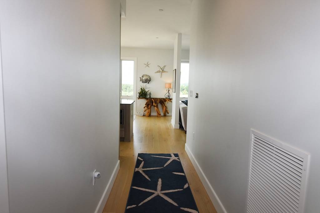 Hingham, MA 02043,10 Shipyard Drive #313