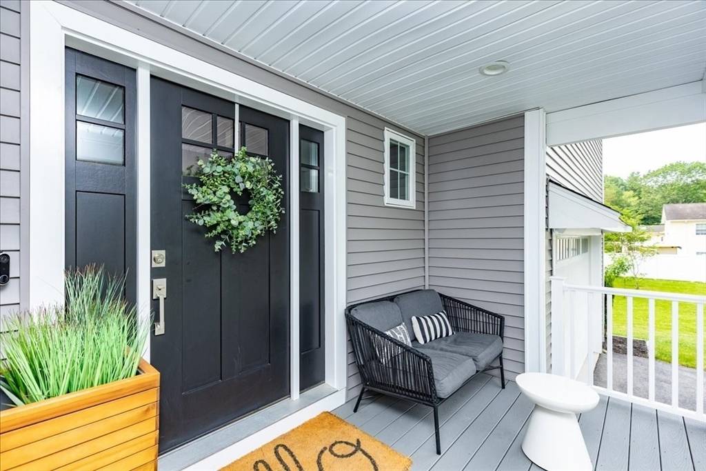 North Andover, MA 01845,404 Summer Street