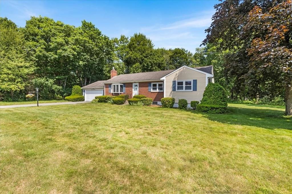 Norwell, MA 02061,17 Hall Drive
