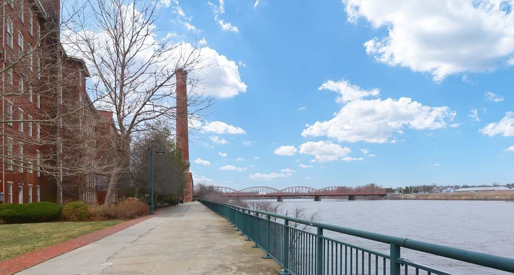 Lowell, MA 01854,52 Lawrence Drive #312