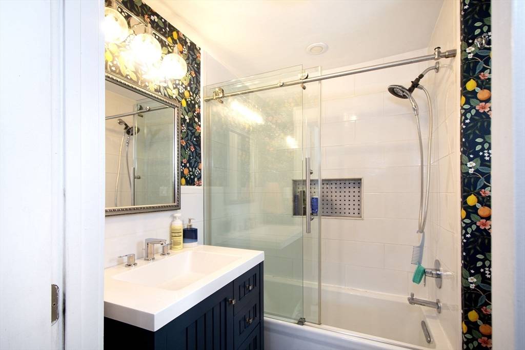 Weymouth, MA 02190,10 Hollis Street