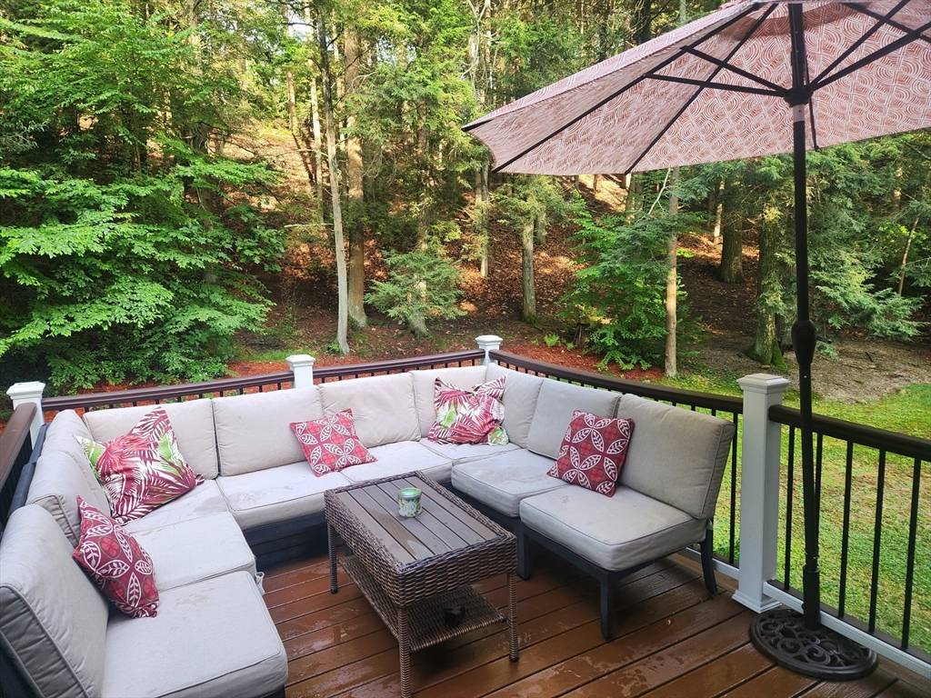 Sturbridge, MA 01566,7 Birch St