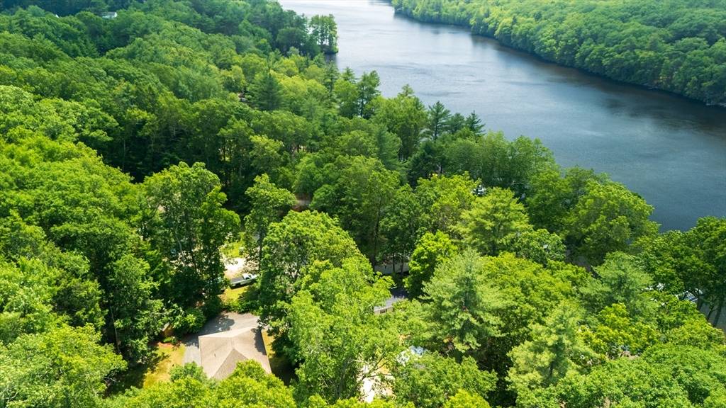 Sturbridge, MA 01566,7 Birch St