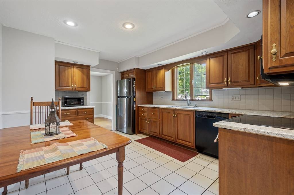 Peabody, MA 01960,2 Proctor Circle
