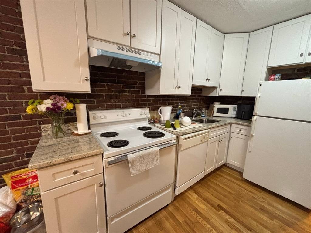 Boston, MA 02111,96 Tyler Street #3F