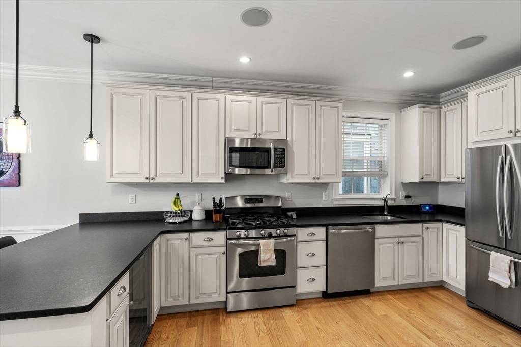 Boston, MA 02127,192 W 6th Street #1