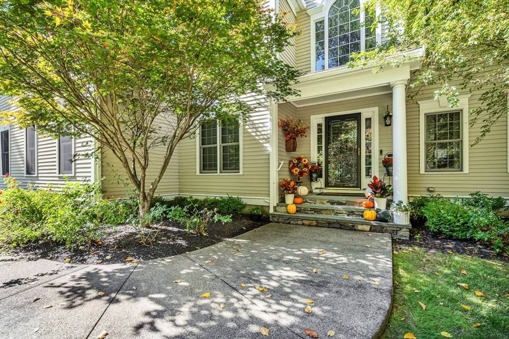 Hopkinton, MA 01748,14 Glen Rd