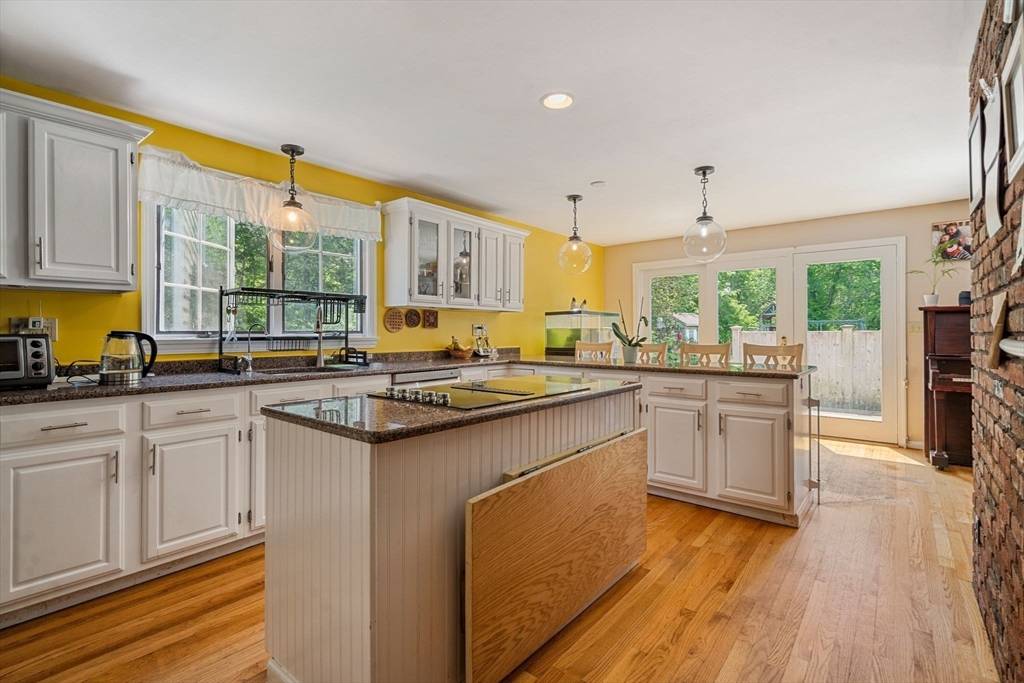 Mattapoisett, MA 02739,25 Brandt Beach Ave