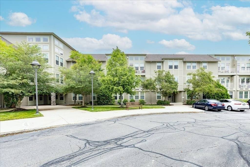 North Andover, MA 01845,4 Harvest Drive #217