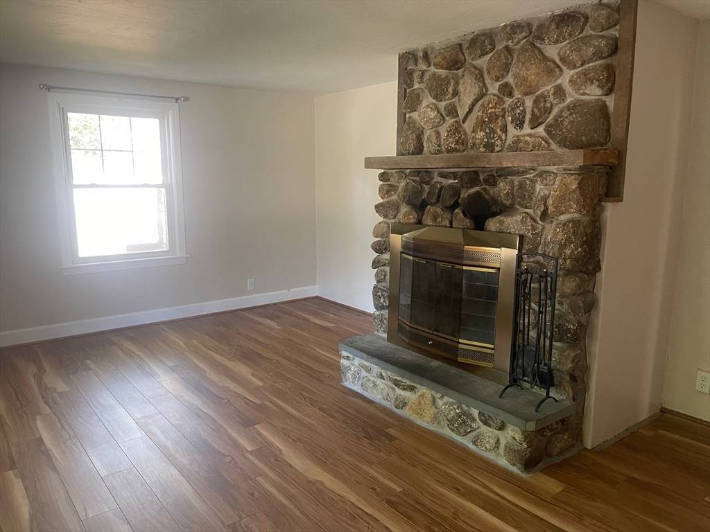 Gardner, MA 01440,20 Becky Ave