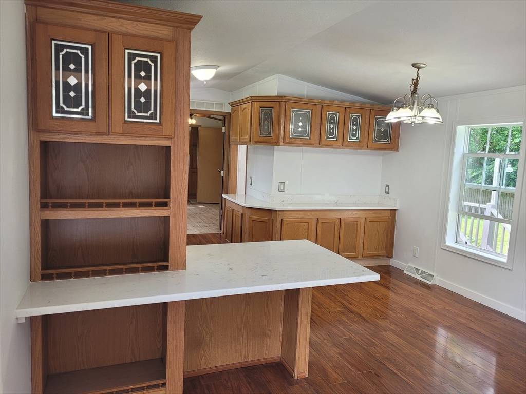 Seabrook, NH 03874,20 Railroad Ave
