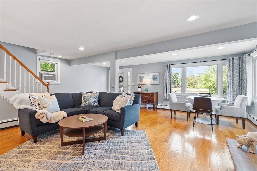Lynnfield, MA 01940,9 Crescent Avenue