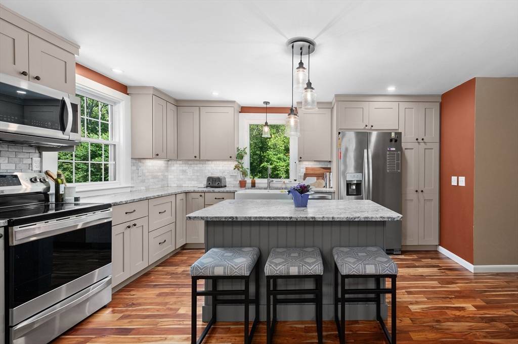 Westborough, MA 01581,241 West Main St