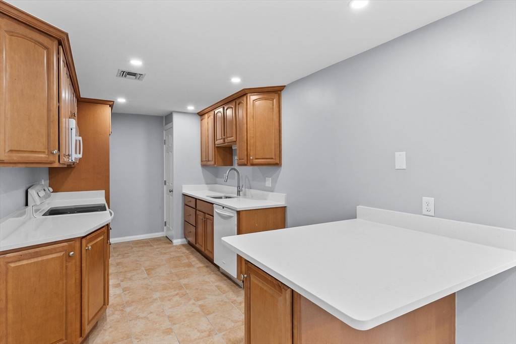 Lynn, MA 01904,404 Broadway #104