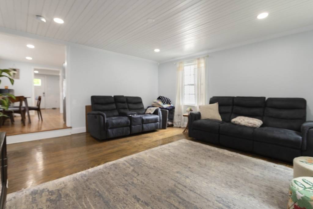 Groveland, MA 01834,18-1/2 Cannon Hill Ave
