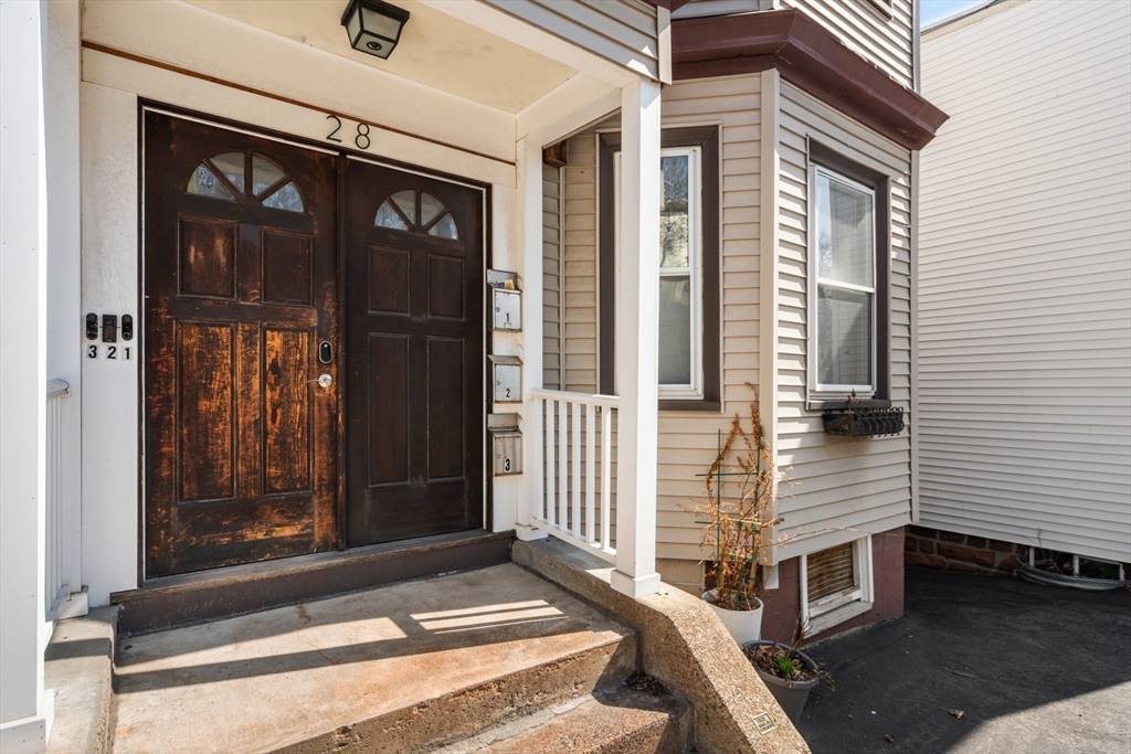 Boston, MA 02128,28 Wordsworth St #2