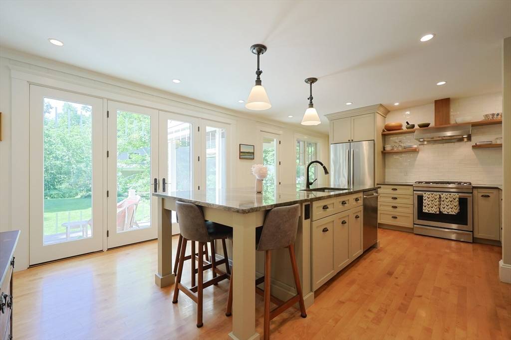 Sharon, MA 02067,95 Glendale Rd