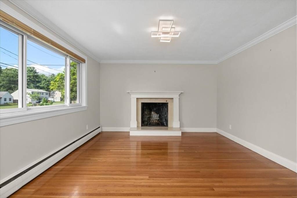 Dedham, MA 02026,58 Rustcraft Rd