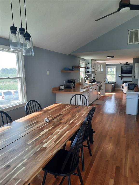 Scituate, MA 02066,99 Scituate Ave. #99
