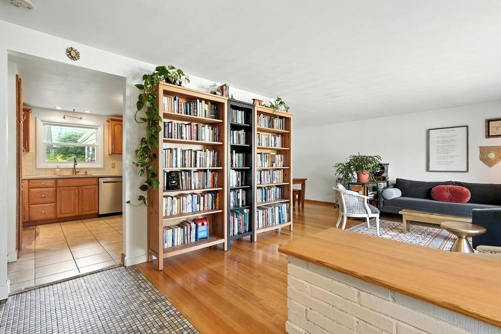 6 Mount Tom Ave Holyoke, MA 01040